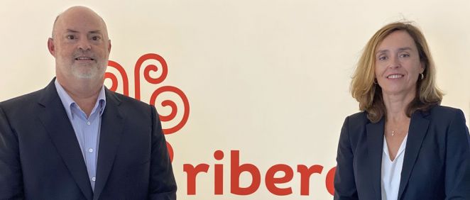 El director ejecutivo europeo de Centene Corporation y consejero de Ribera, Alberto de Rosa; y la consejera delegada del grupo, Elisa Tarazona.