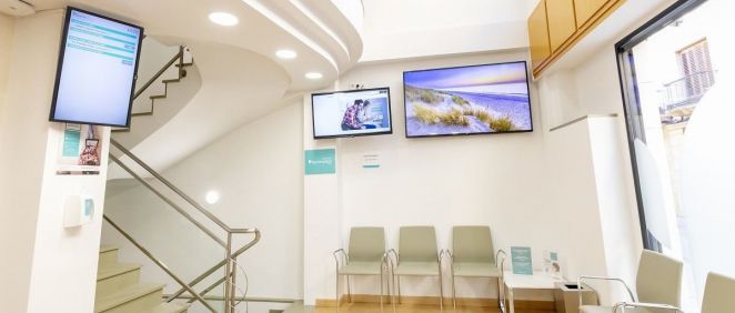 Hall del nuevo centro médico Quirónsalud en Elche