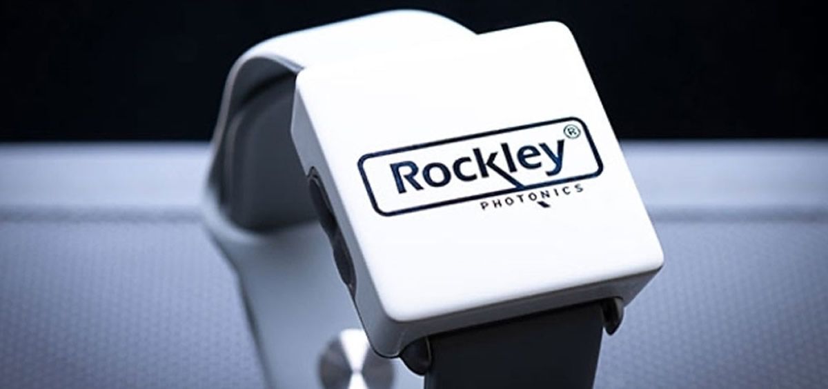 Los sensores de presión arterial portátiles de Rockley Photonics, socio de Apple, superan el estudio