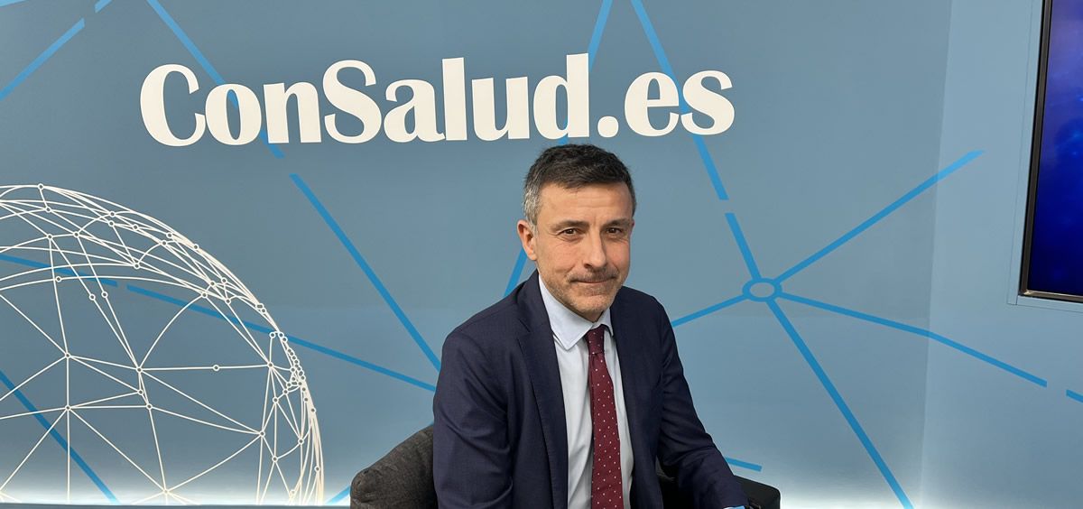 El director general de Philips Ibérica, Miguel de Foronda, en una entrevista en el plató de ConSalud TV. (Foto