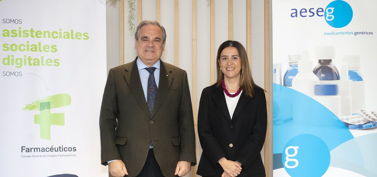 De izq. a dcha., Jesús Aguilar, presidente del CGCOF; y Mar Fábregas, presidenta de AESEG. (Foto. AESEG)