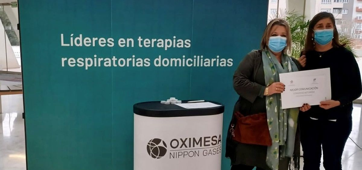 Oximesa entregó de manos de Inés Vidal Ameijide el premio a la mejor comunicación del congreso a la Dra. Marta García Clemente.