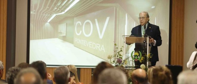 Diego Murillo (A.M.A.) recibe la Medalla de Oro del Colegio de Veterinarios de Pontevedra