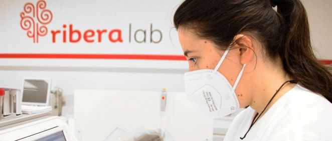 Profesional de Ribera Lab (Foto. Ribera Salud)