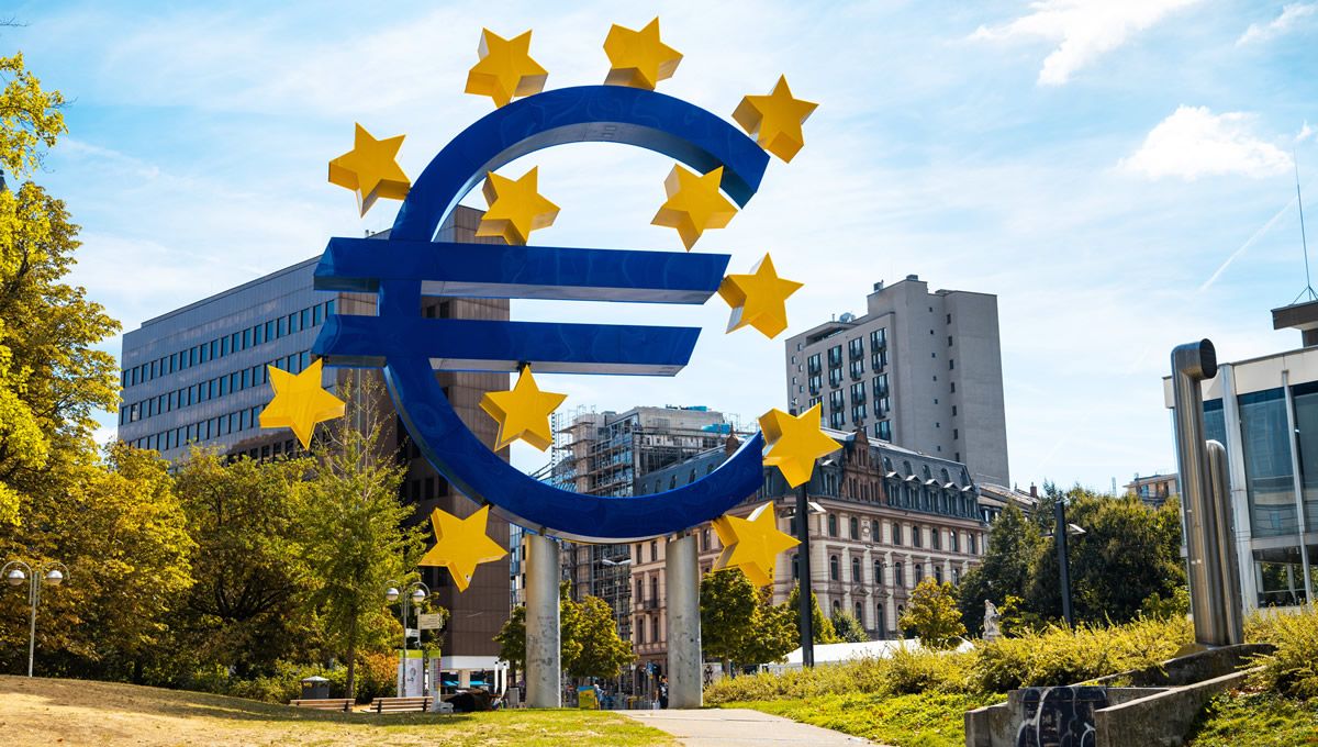 El euroskulptur en el centro de Frankfurt, Alemania (Foto: Freepik)