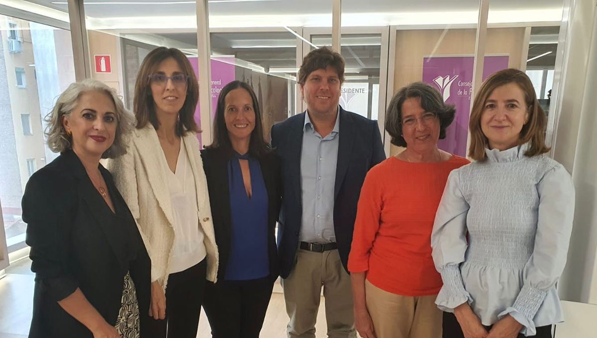 Macarena Gálvez, Paula Martínez, Arantxa Duque, Vicente Andreu, Ángela Alonso y María Tormo (Foto. Fundación ASISA)