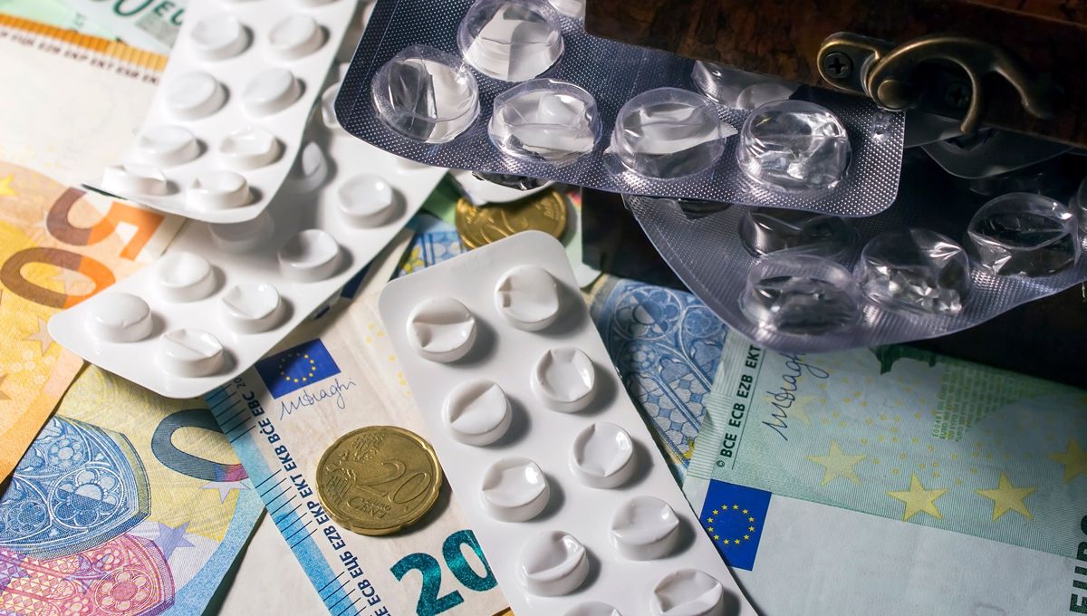 Dinero y medicamentos (Foto. Pexels)