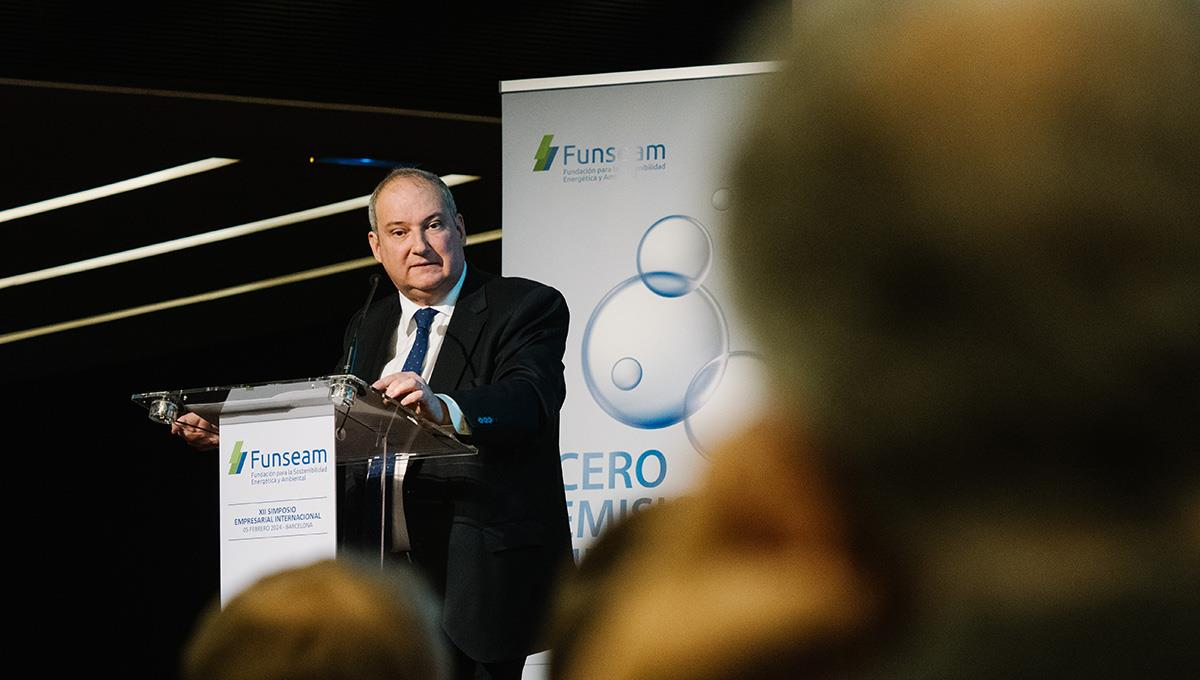 El ministro de Industria y Turismo, Jordi Hereu, durante la clausura del simposio 'Estrategia Cero Emisiones Netas. Por una Industria Competitiva y Sostenible' (Foto. Moncloa)