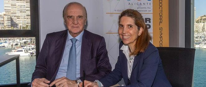 Eduardo Gil, presidente de Nippon Gases y Nuria Oliver, cofundadora y directora científica de ELLIS Alicante (Foto. Nippon Gases)