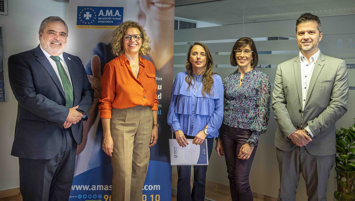 Firma del acuerdo entre Ama Vida y el Colegio Oficial de Dentistas de Santa Cruz de Tenerife (Foto. A.M.A.)