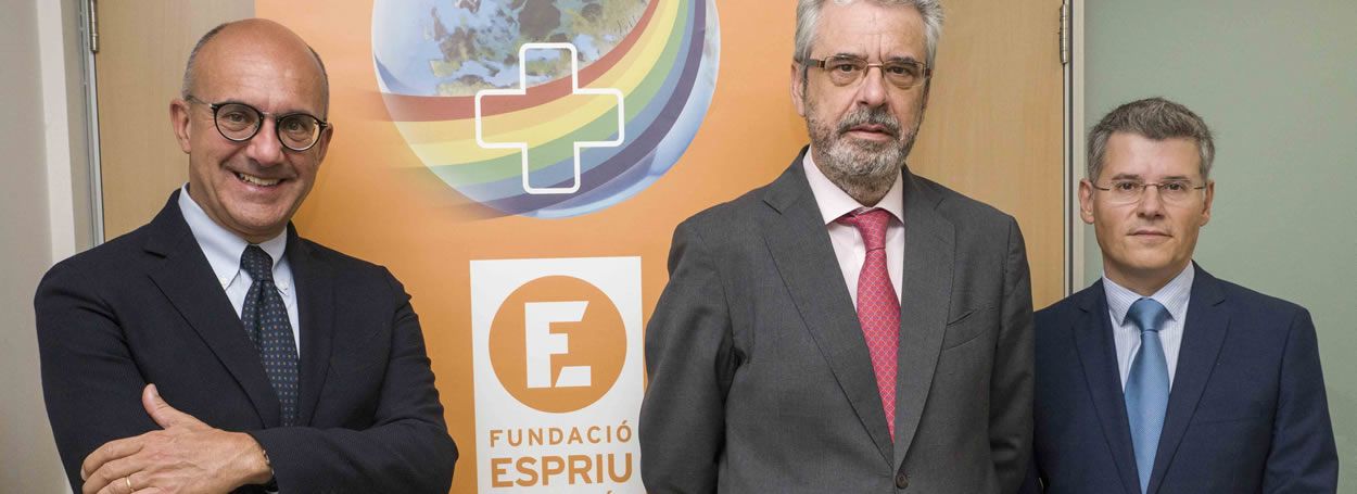De izquierda a derecha Gianluca Salvatori, CEO de Euricse; Carlos Zarco, director de la Fundación Espriu y Jose Pérez, subdirector de la Fundación Espiru.