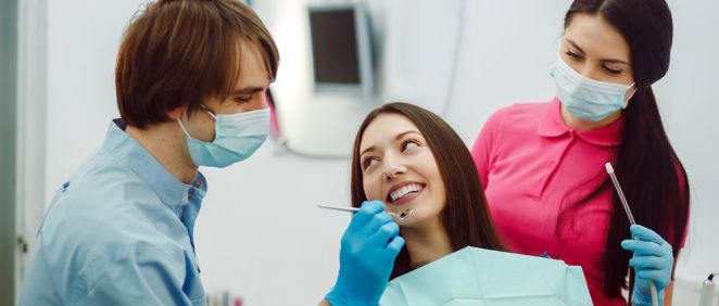 El COEM impulsa una campaña de inspección de la publicidad de clínicas dentales