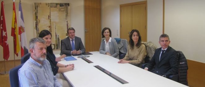 Firma del convenio entre Quirónsalud Tres Cantos y el Ayuntamiento de la localidad.