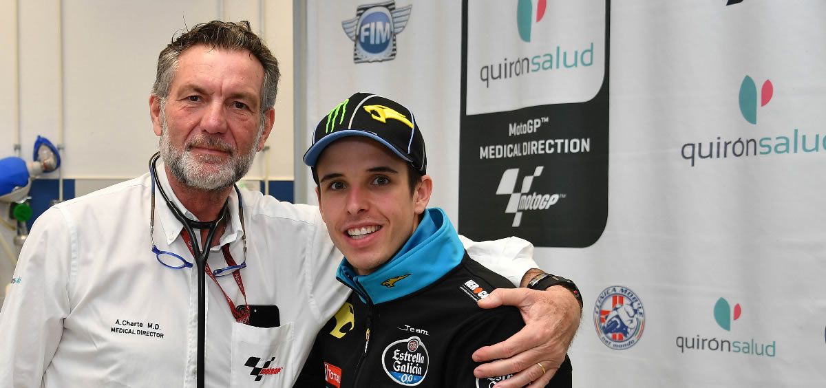 Ángel Charte, Director Médico de MotoGP, junto al piloto español Álex Márquez