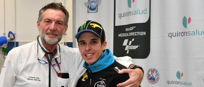 Ángel Charte, Director Médico de MotoGP, junto al piloto español Álex Márquez