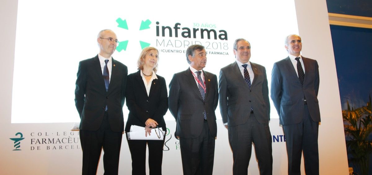 Enrique Ruíz Escudero junto a Luis González, Núria Bosch, Jesús Aguilar y Óscar López durante la inauguración de Infarma 2018.