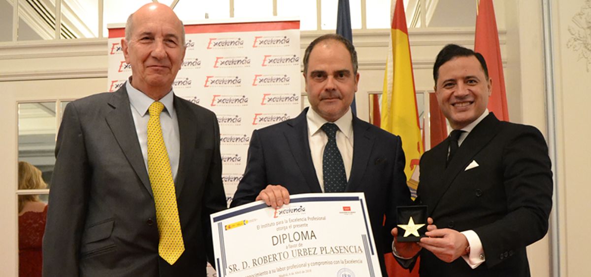 Roberto Úrbez (BMS), premiado con la 'estrella de oro' del Instituto para la Excelencia Profesional
