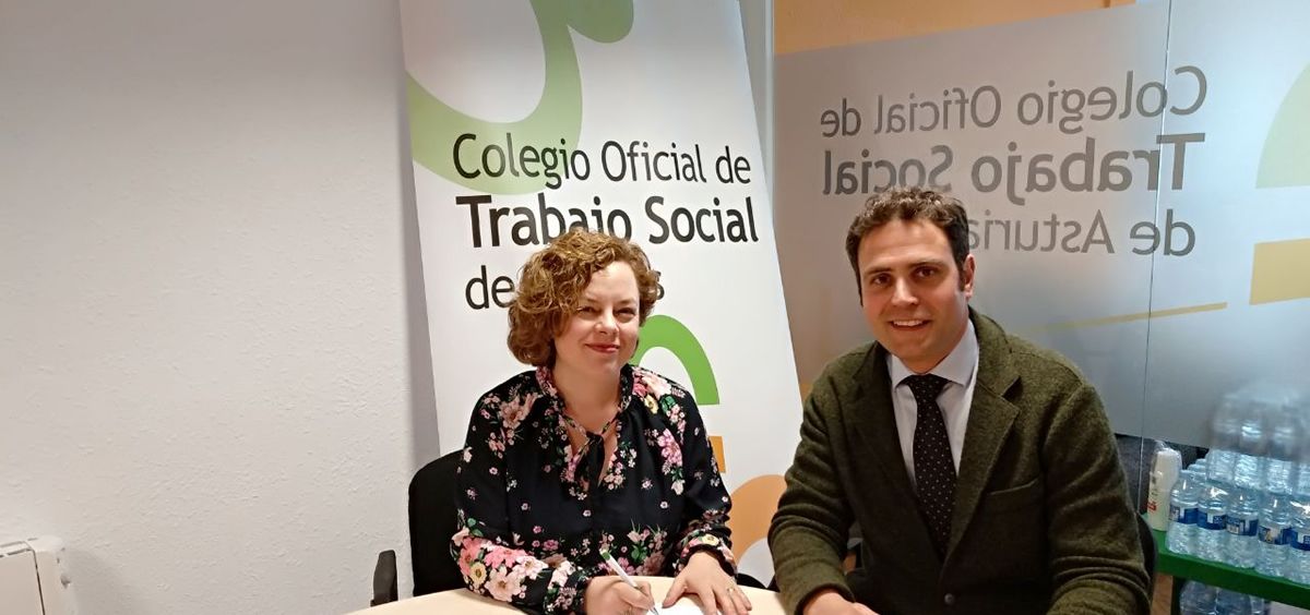 La presidenta del Colegio de Trabajo Social de Asturias, Belén Mª Murillo Fernández e Ignacio García, director de oficina de PSN Asturias.