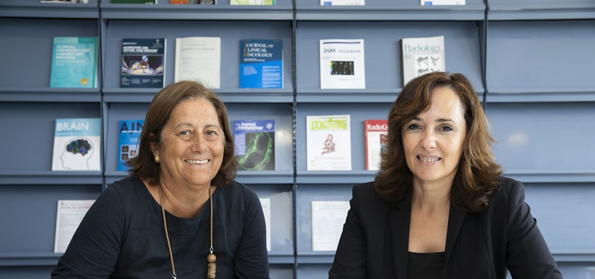 De izq. a dcha.: María Buti, presidenta de la AEEH y Marisa Álvarez, directora médica de Gilead en España.