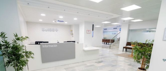 Recepción del nuevo centro médico de Asisa en Granada