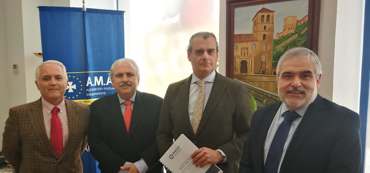 AMA Vida firma con el Colegio de Veterinarios de Granada la póliza colectiva de vida