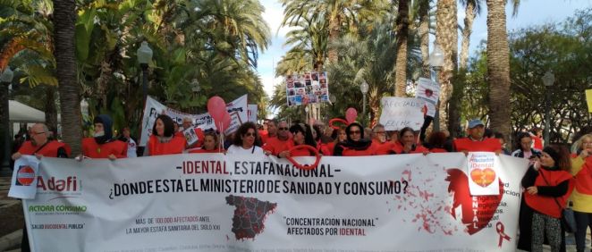 Afectados de iDental en la manifestación celebrada en Alicante.