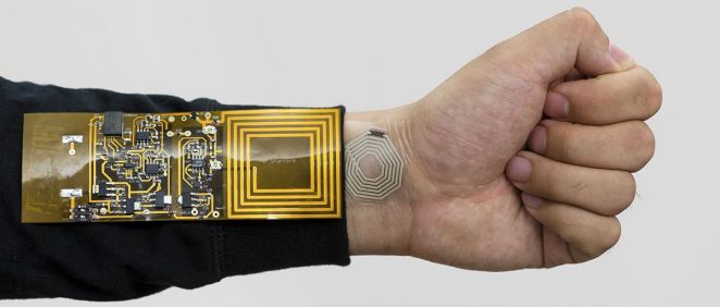 Sensor inalámbrico que se adhiere a la piel (Foto: Universidad de Stanford)