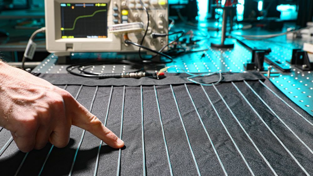 Desarrollan unas fibras textiles capaces de medir la salud de una persona (Foto. Escuela Politécnica Federal de Lausana)