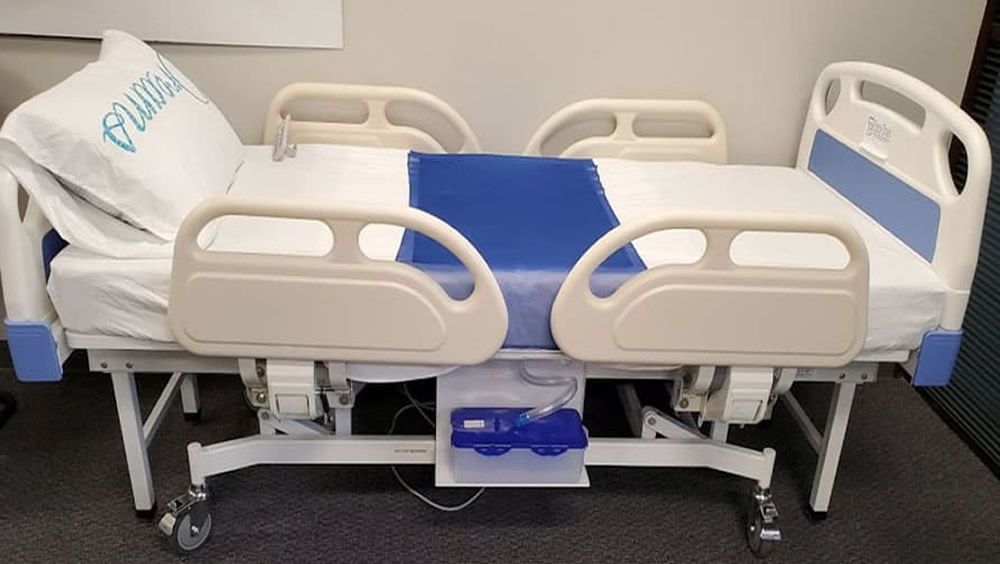 Una cama hospitalaria drena los fluidos de los pacientes con incontinencia (Foto. Easy Drain Care Products)