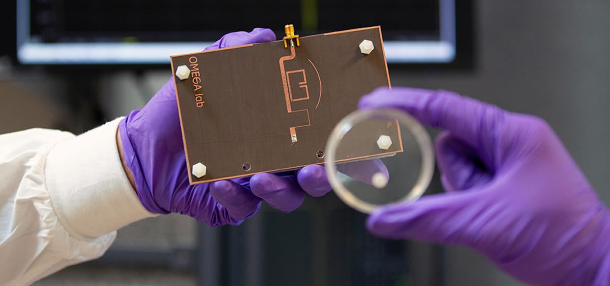 Crean un sensr de microondas capaz de detectar la resistencia de los patógenos a los antibióticos (Foto.Universidad de Columbia Británica) 