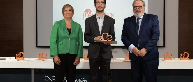 Eduardo Ramos recoge el galardón a Mejor APP Médica de los VI Premios SaluDigital por Capillary.io (Foto. Miguel Ángel Escobar Consalud)