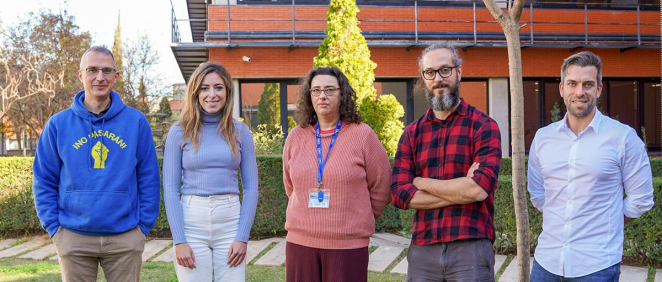 Equipo del ICMol de la Universidad de Valencia creadores la plataforma en nanoimanes moleculares. (Foto: Universidad de Valencia)