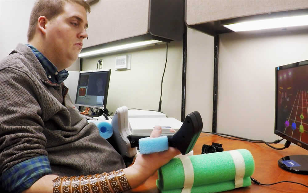 Un implante neuronal recupera la movilidad del brazo de un tetrapléjico