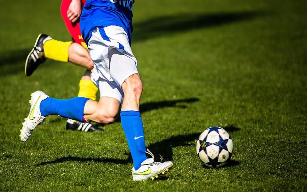 Los futbolistas pertenecen al grupo de deportistas que más lesiones de menisco padecen. 