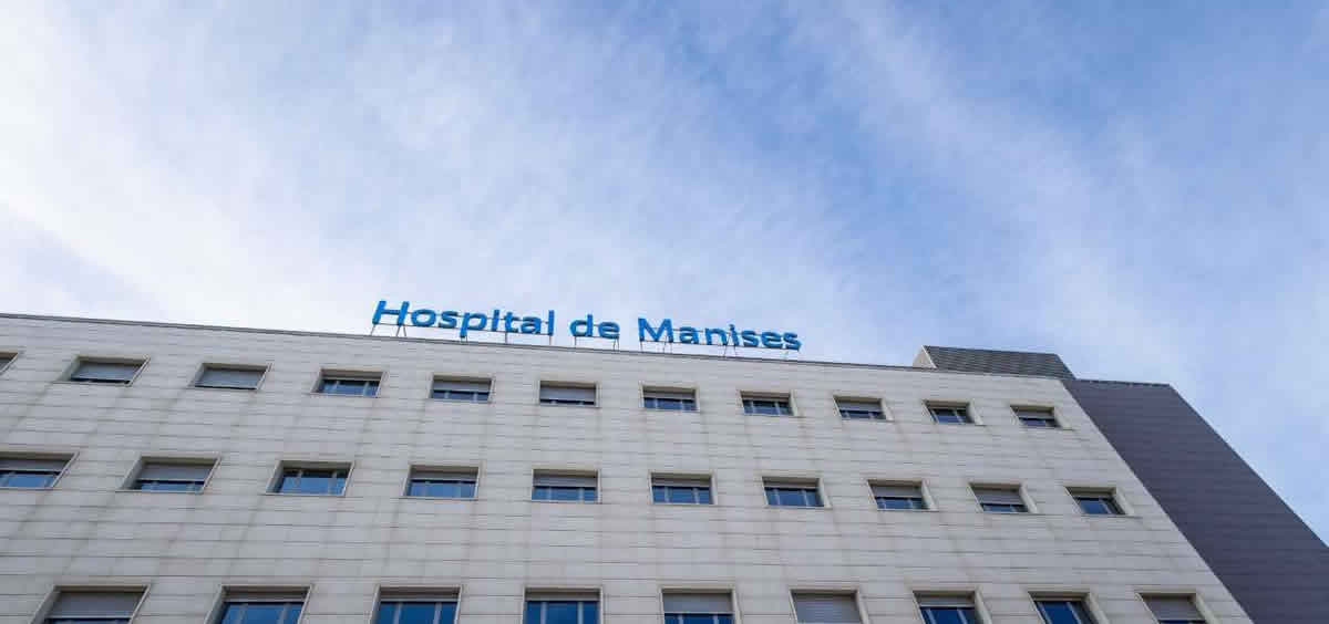 Fachada del Hospital de Manises, que emplea realidad virtual para pacientes renales (Foto: Hospital de Manises)