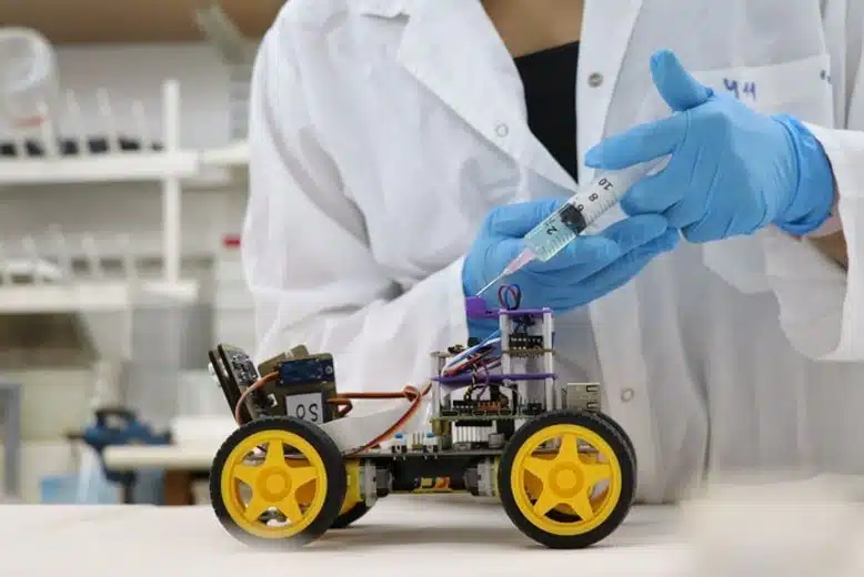 El robot con el sensor biológico (Foto: Universidad de Tel Aviv)
