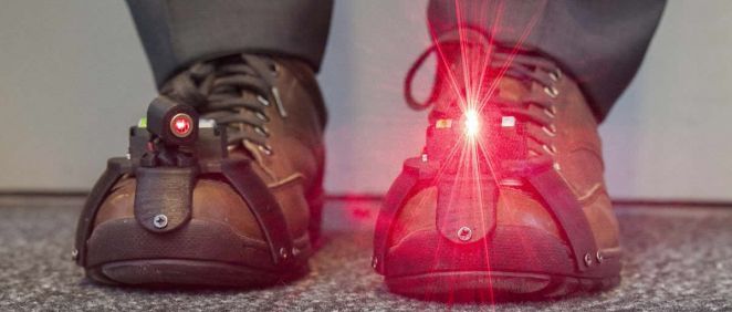 Zapatos con punteros láser integrados desarrollados por la Universidad de Twente y el Centro Médico de la Universidad de Radboud