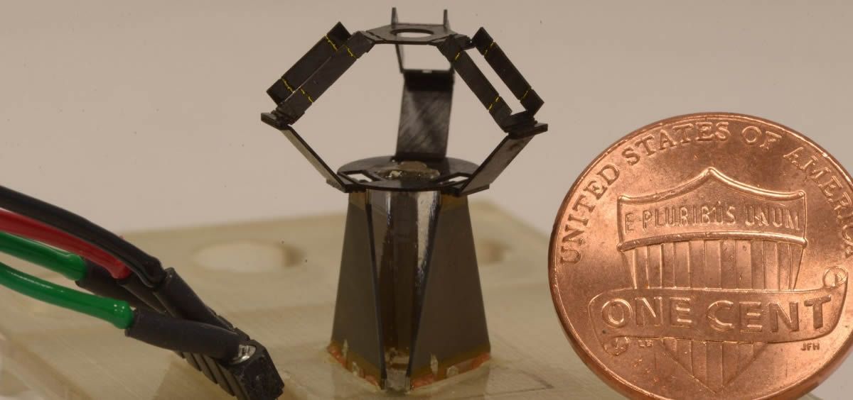 El robot milliDelta desarrollado por la Universidad de Harvard (Estados Unidos)
