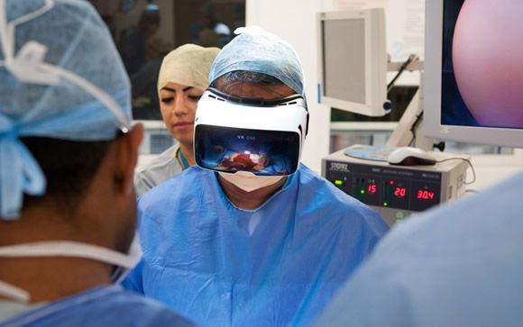 Realizan el primer streaming del mundo de una cirugía en realidad virtual