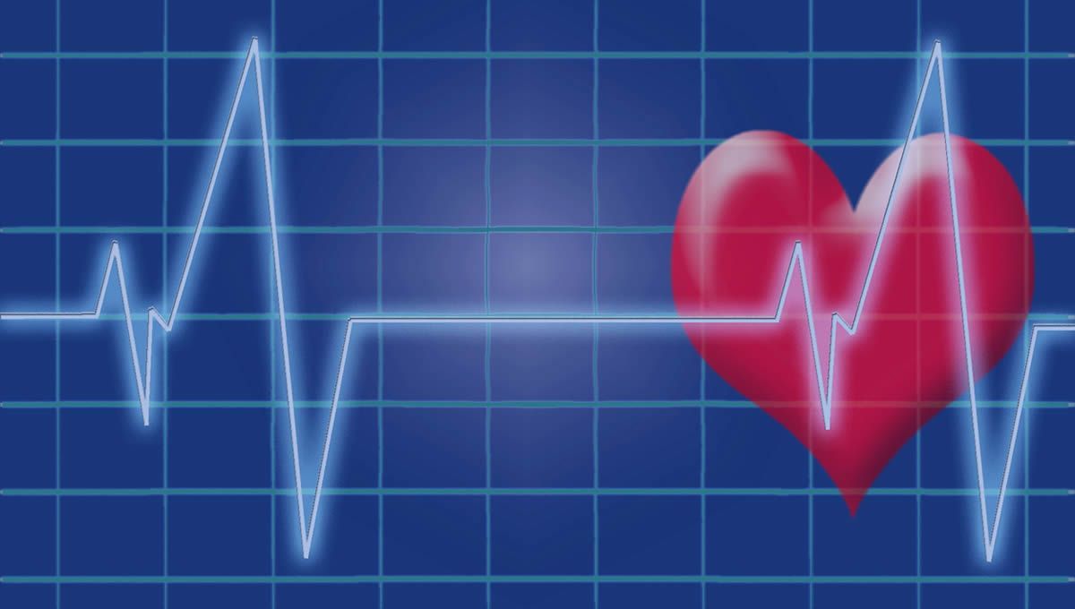 Los desfibriladores son unos sistemas electrónicos que permiten restablecer el ritmo cardiaco normal mediante una descarga eléctrica de alto voltaje