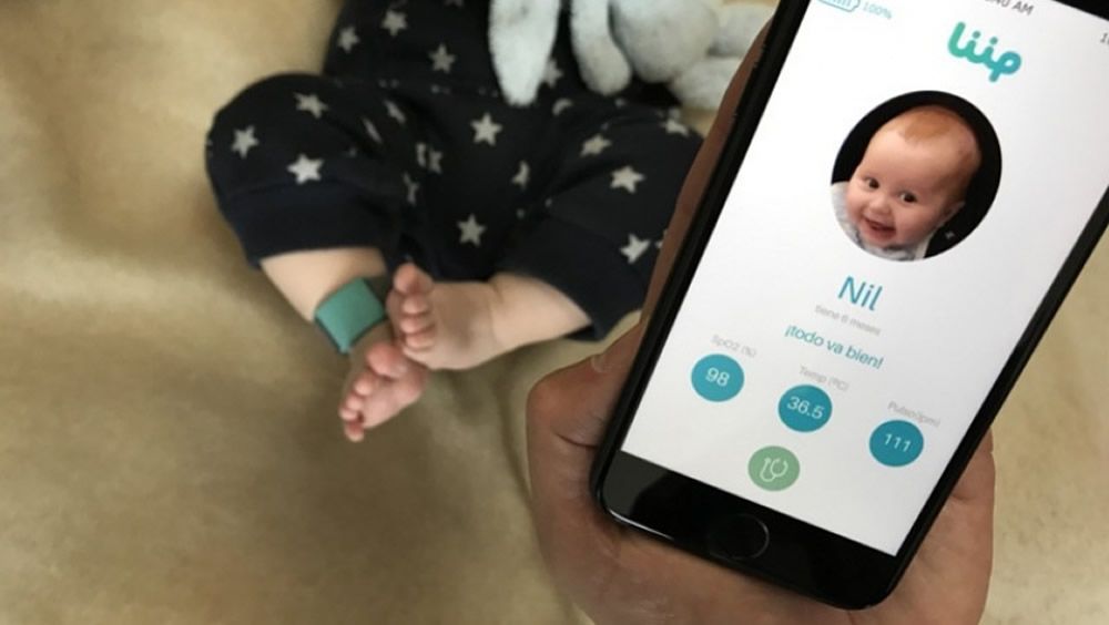 La pulsera inteligente permite controlar la salud del bebé