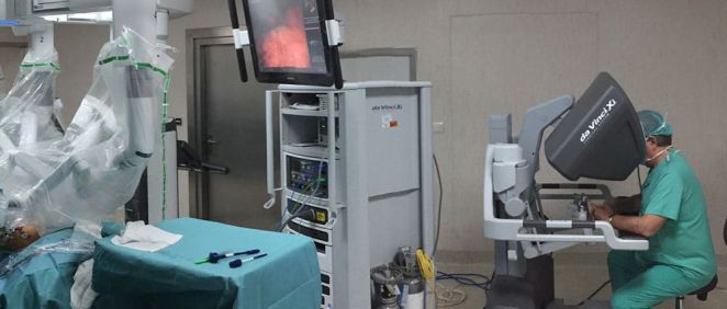 España cuenta con unos 50 Robot Da Vinci, como el de la imagen, repartidos entre hospitales públicos y privados