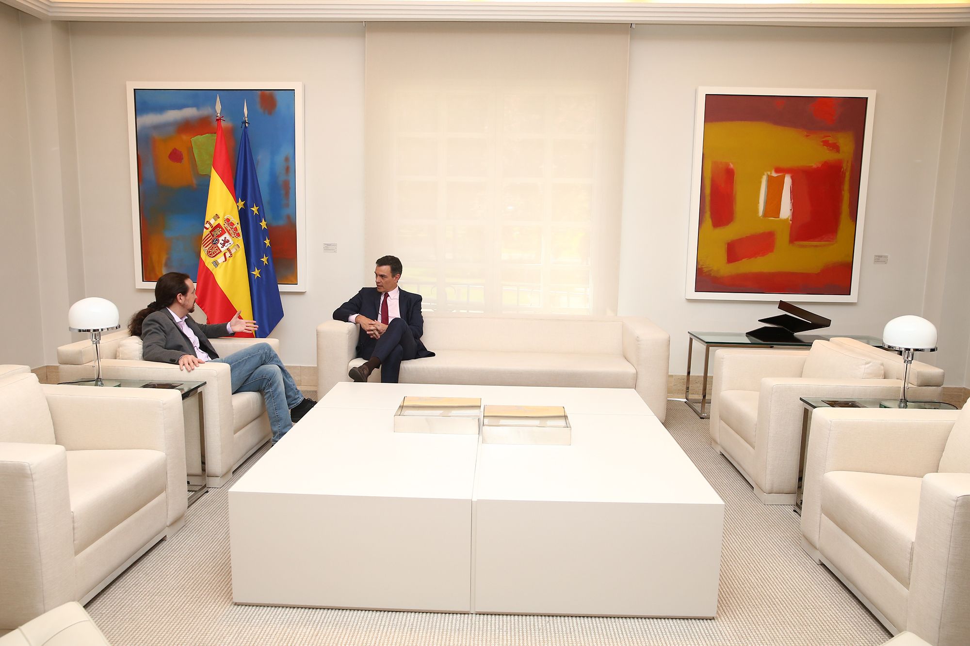 Pedro Sánchez y Pablo Iglesias, durante una de sus reuniones en Moncloa. Pool Moncloa/Fernando Calvo