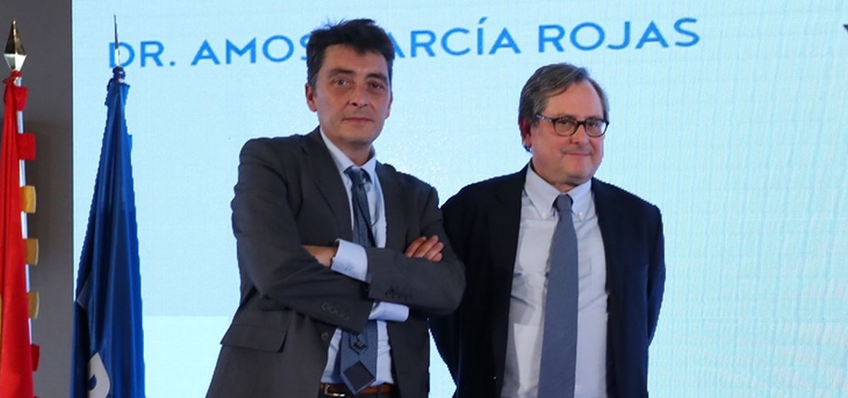 Sergio Alonso, redactor jefe de Economía y Sanidad y organizador de los Premios A Tu Salud , junto al director de La Razón, Francisco Marhuenda