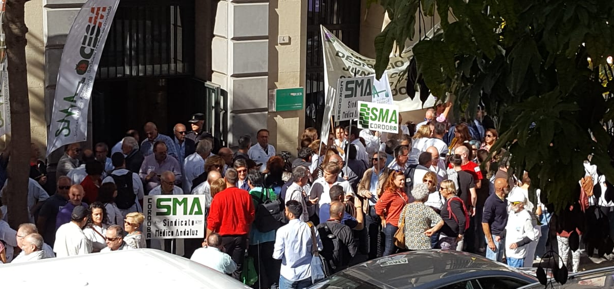 Profesionales del sector sanitario en huelga (ConSalud.es)