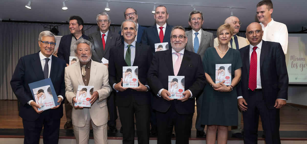 El consejero de la Comunidad de Madrid en funciones, Enrique Ruiz Escudero, en el acto de presentación del libro 'Mirame a los ojos' (ConSalud.es)