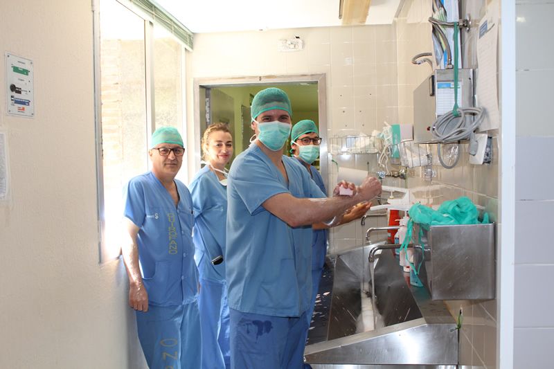 Curso de cirugia en los hospitales de CastillaLa Mancha (ConSalud.es)