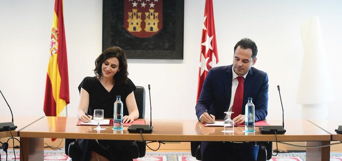 Pacto de gobierno firmado por Isabel Diaz Ayuso (PP) e Ignacio Aguado (Ciudadanos) en la Comunidad de Madrid (Foto: Twitter Ciudadanos Comunidad de Madrid)