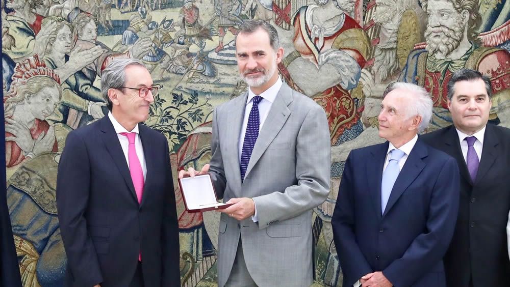 El Rey Felipe VI recibe la Medalla de Oro de la SEC