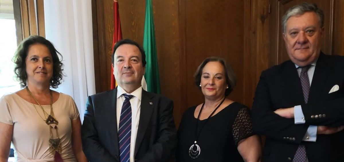 La viceconsejera de Salud y Familias y la directora general de Personal del SAS se reúnen con el fiscal jefe de la capital sevillana (Foto. Junta de Andalucía)